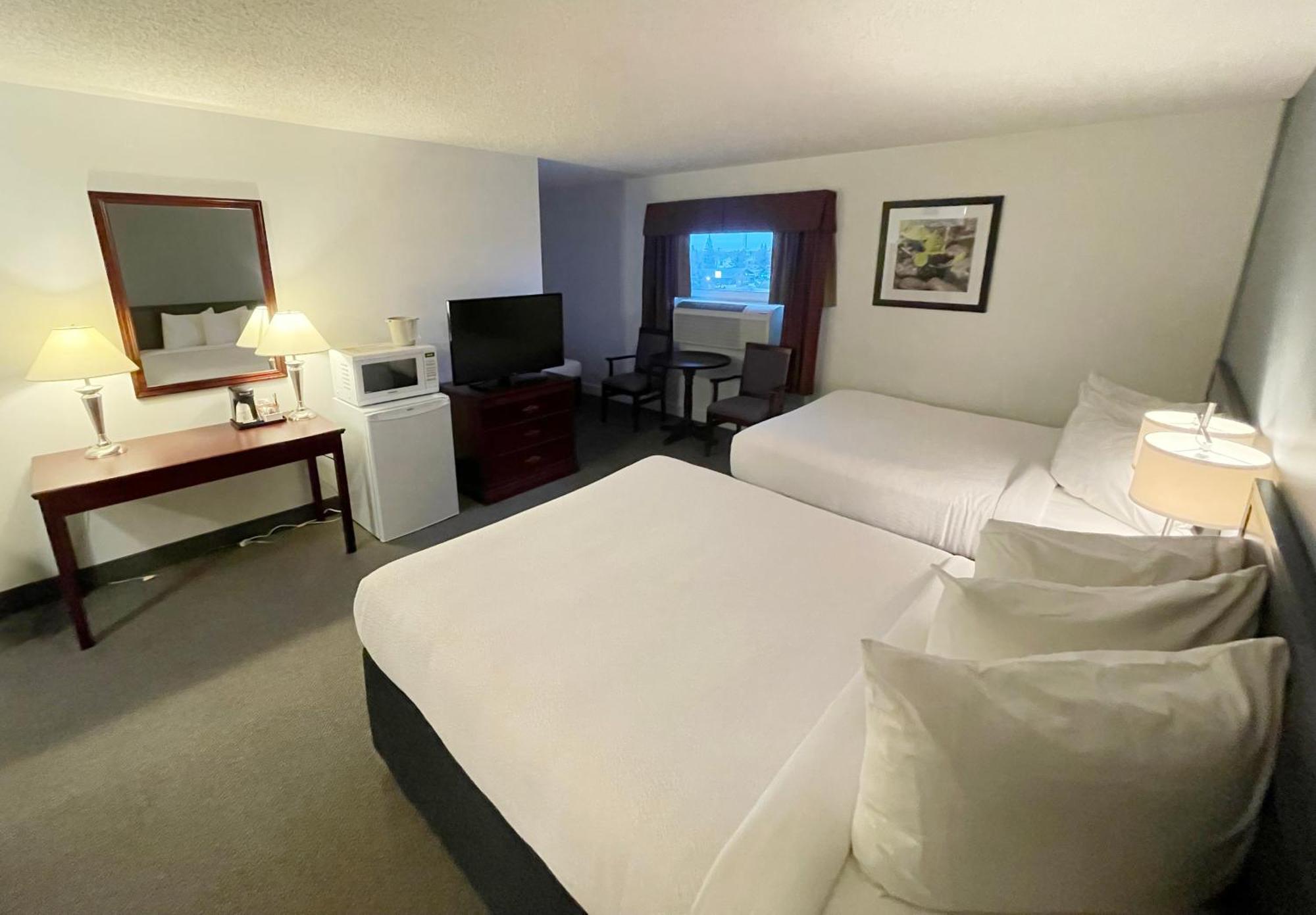 Days Inn & Conference Centre By Wyndham Camrose Norsemen Extérieur photo