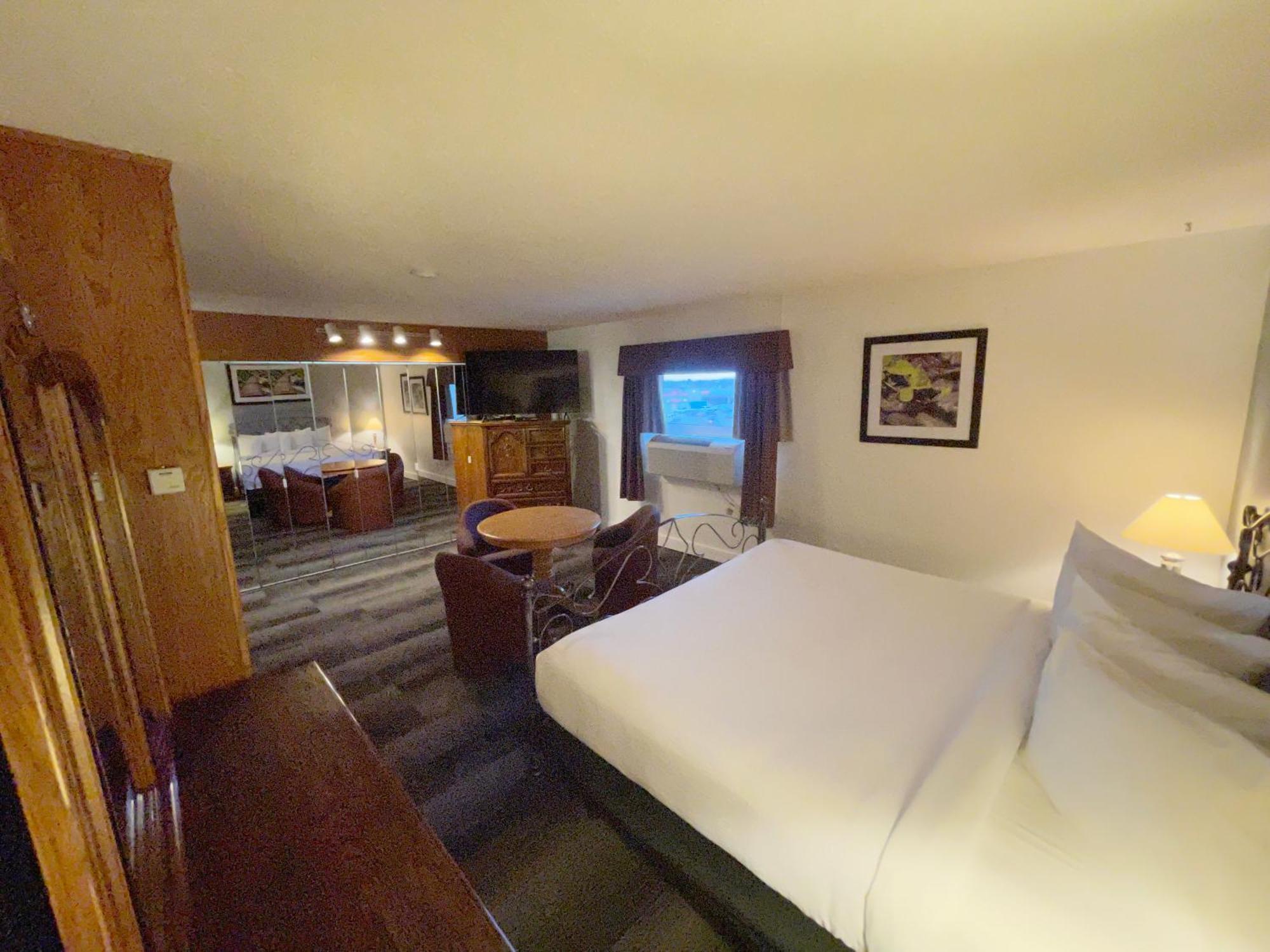 Days Inn & Conference Centre By Wyndham Camrose Norsemen Extérieur photo