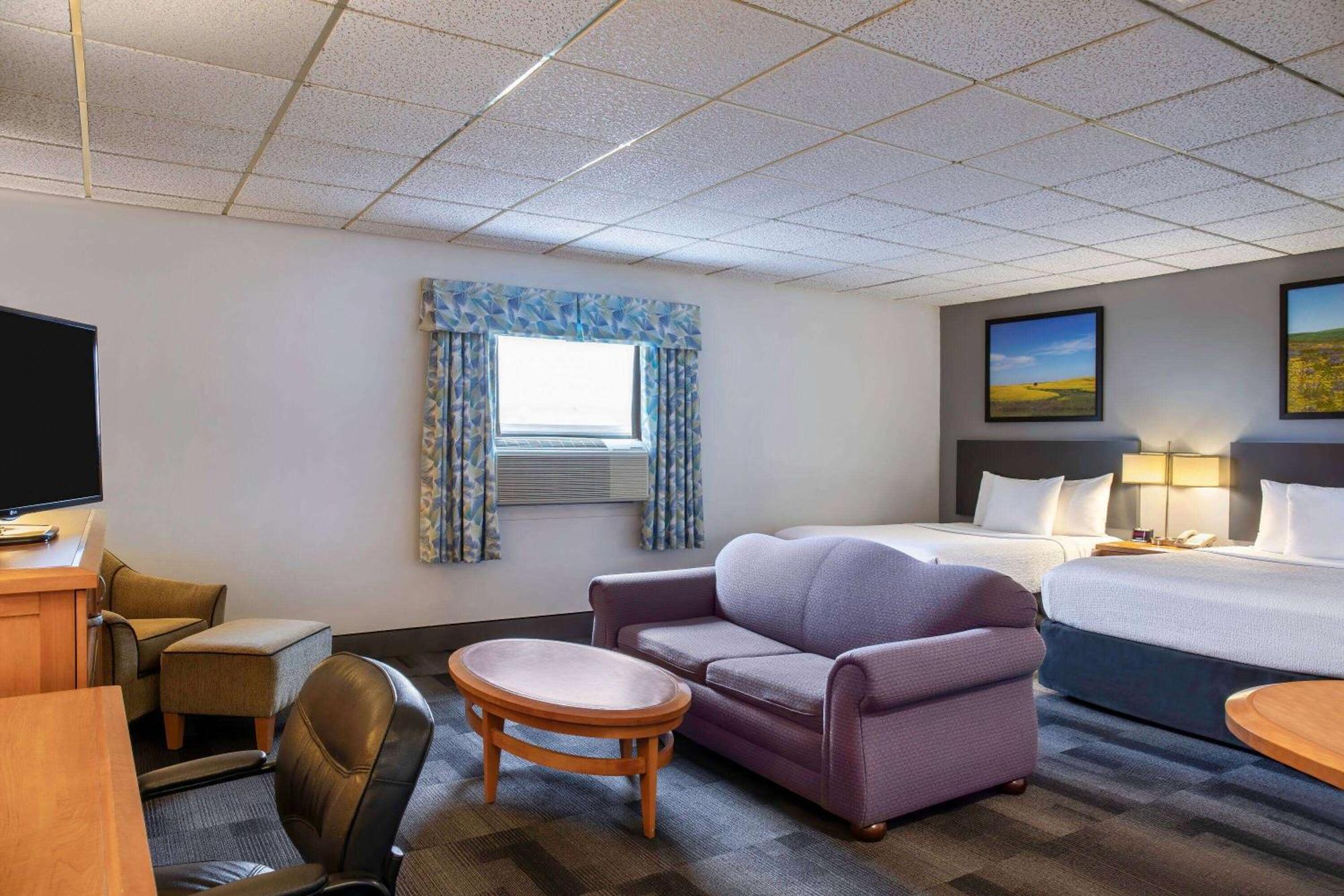 Days Inn & Conference Centre By Wyndham Camrose Norsemen Extérieur photo