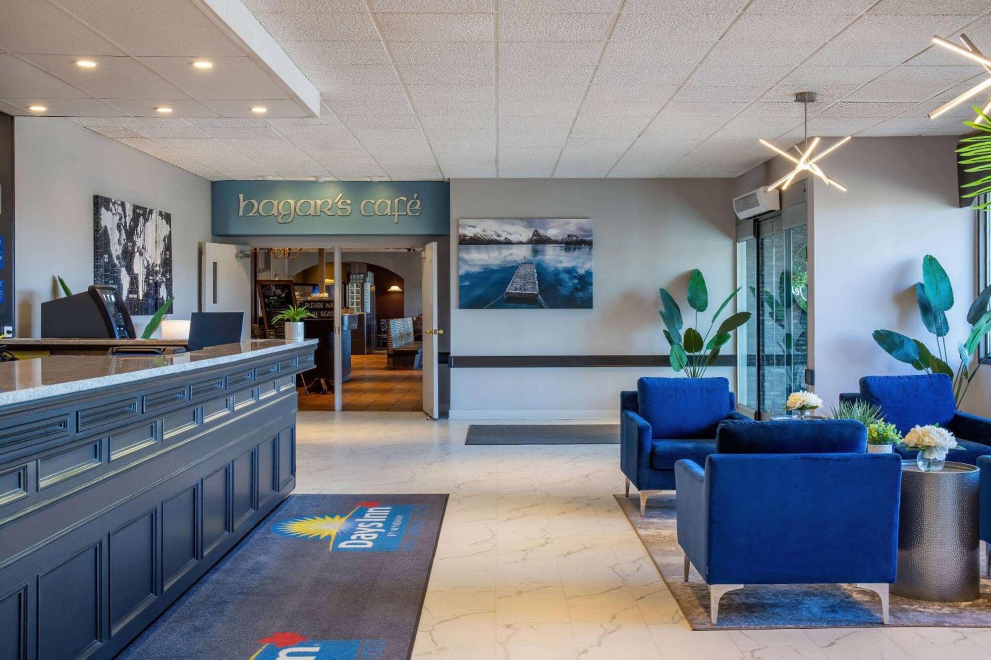 Days Inn & Conference Centre By Wyndham Camrose Norsemen Extérieur photo