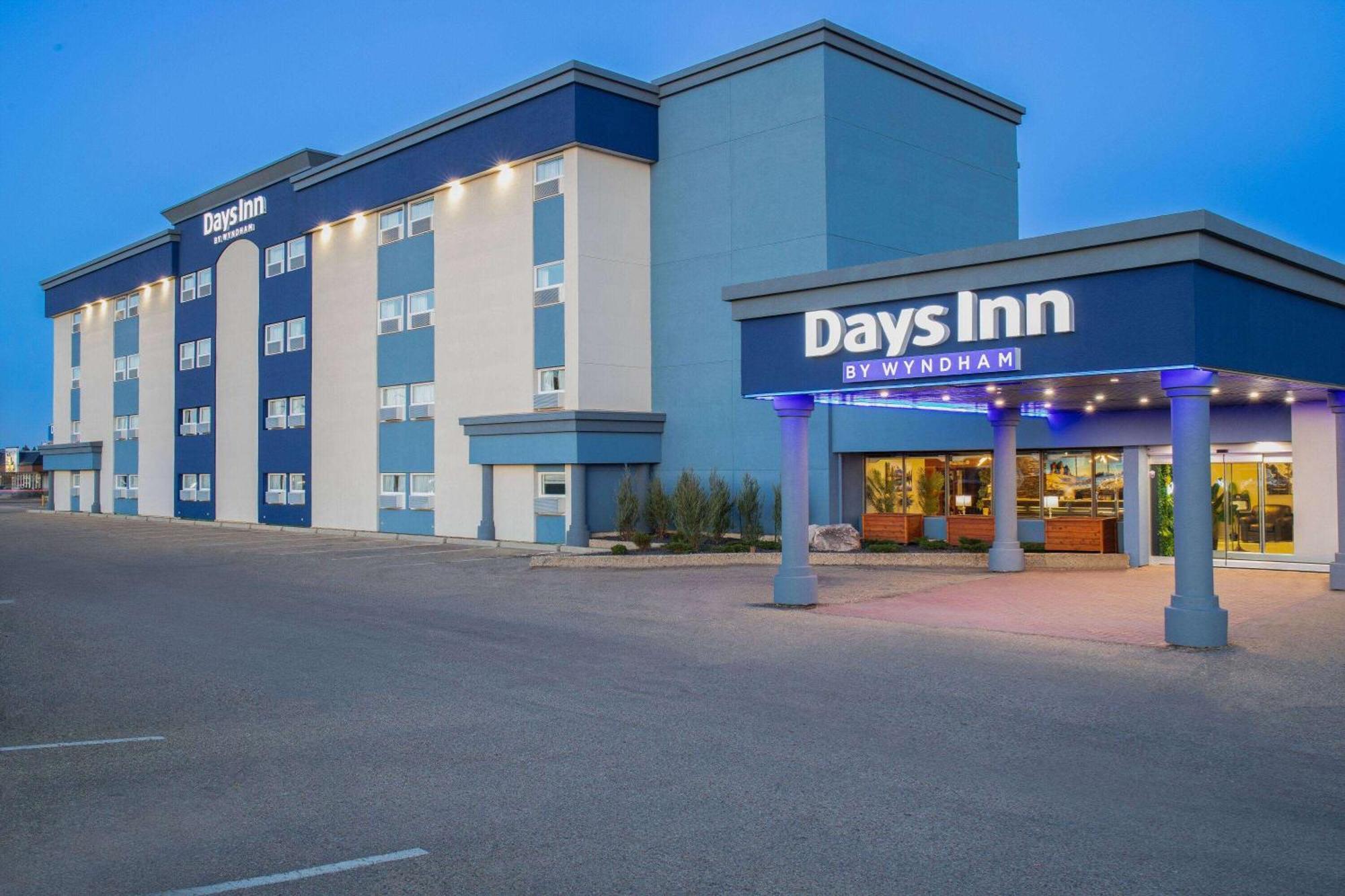 Days Inn & Conference Centre By Wyndham Camrose Norsemen Extérieur photo