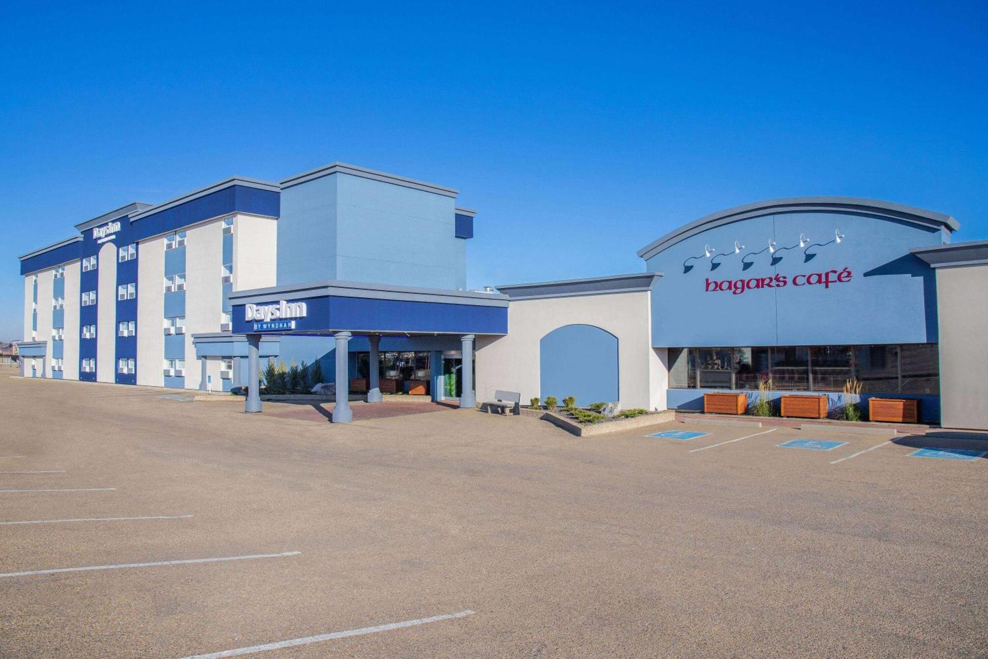 Days Inn & Conference Centre By Wyndham Camrose Norsemen Extérieur photo