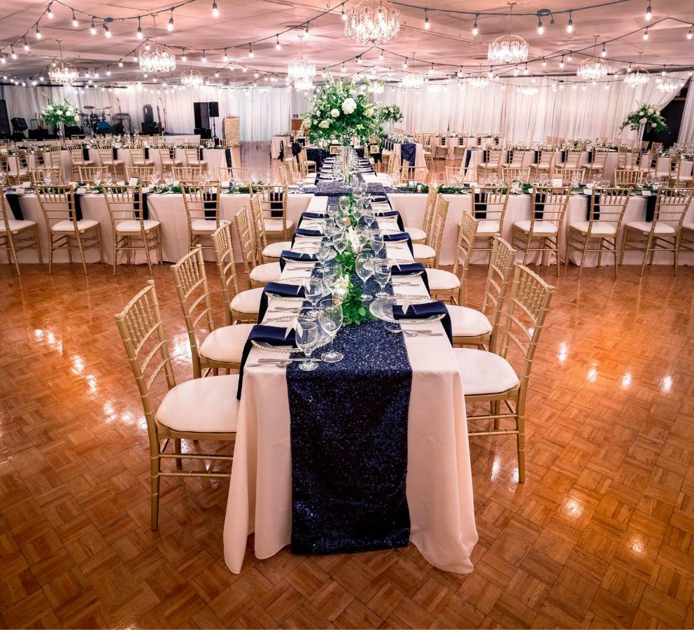 Days Inn & Conference Centre By Wyndham Camrose Norsemen Extérieur photo